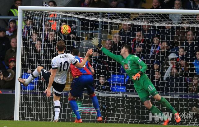 曼联新赛季引援未果，绝杀升班马成唯一亮点，主帅未来去向引热议