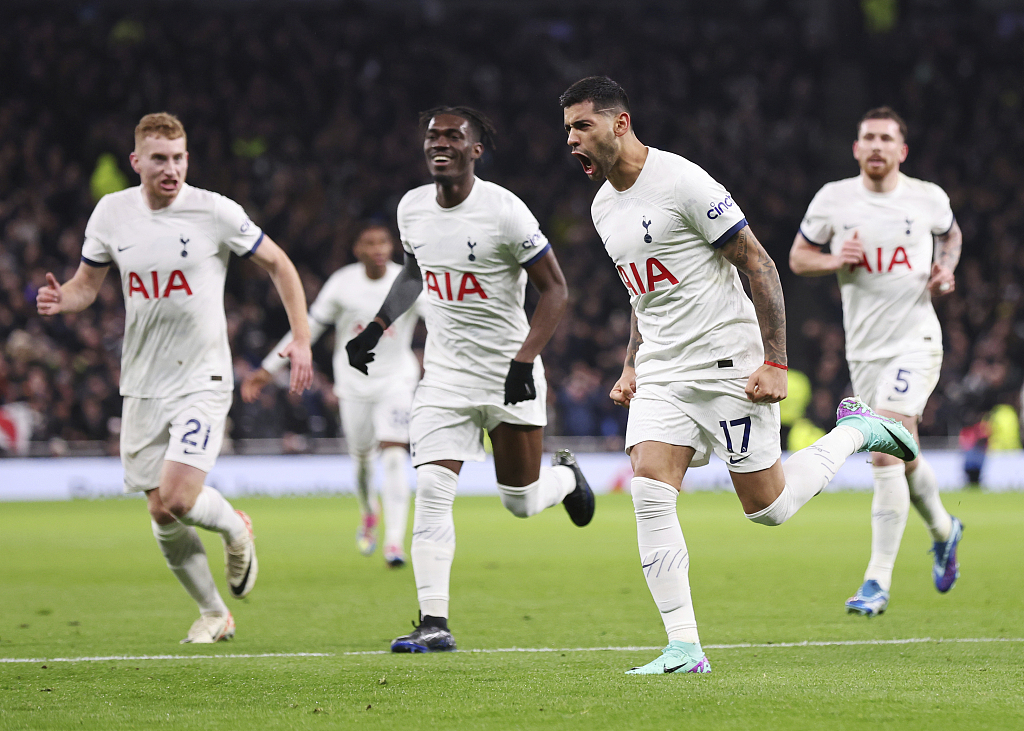 穆里尼奥切尔西首战：C罗双响，球队展现新风貌虽败犹荣